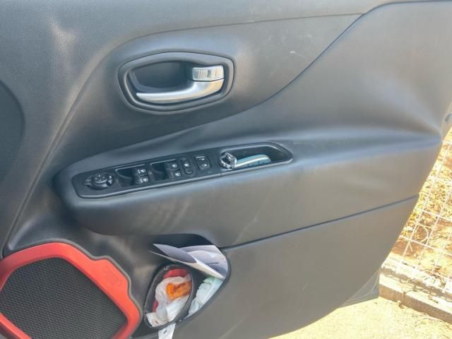 JEEP RENEGADE 4WD 2016 Image 31