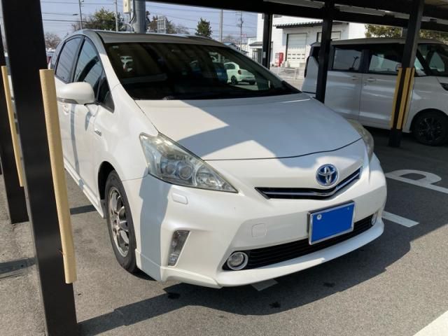 TOYOTA PRIUS ALPHA 2013 Image 31