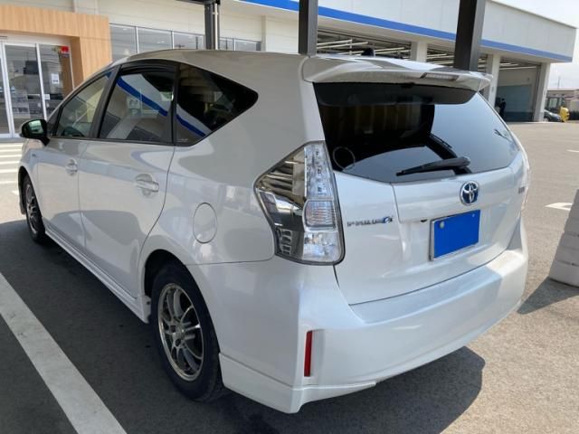 TOYOTA PRIUS ALPHA 2013 Image 31