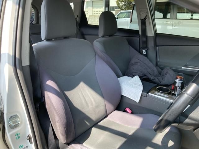 TOYOTA PRIUS ALPHA 2013 Image 31