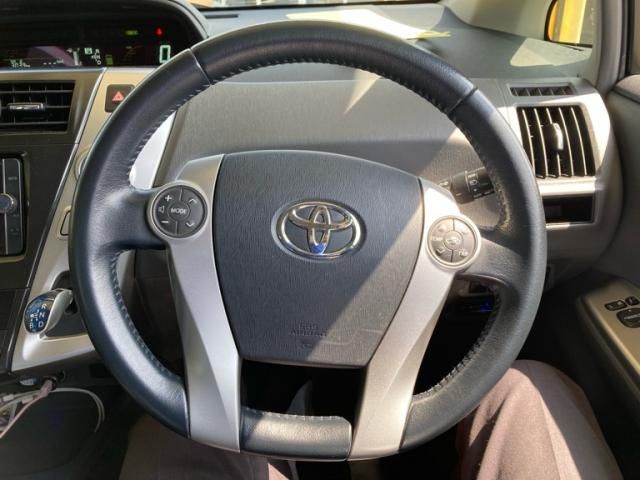 TOYOTA PRIUS ALPHA 2013 Image 31