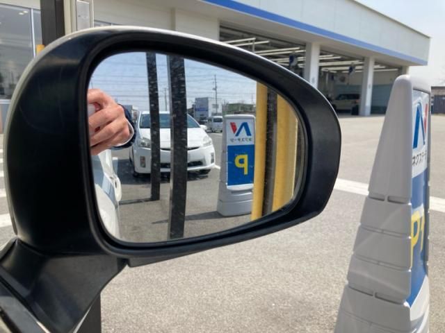 TOYOTA PRIUS ALPHA 2013 Image 31