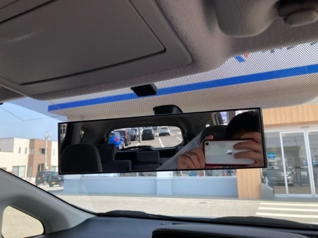 TOYOTA PRIUS ALPHA 2013 Image 31