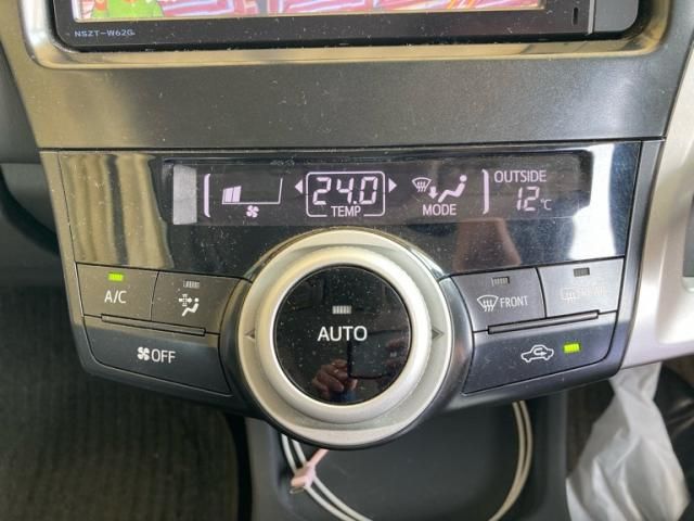 TOYOTA PRIUS ALPHA 2013 Image 31