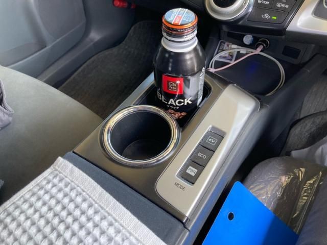 TOYOTA PRIUS ALPHA 2013 Image 31