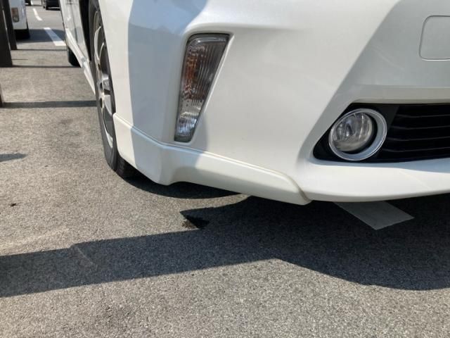 TOYOTA PRIUS ALPHA 2013 Image 31