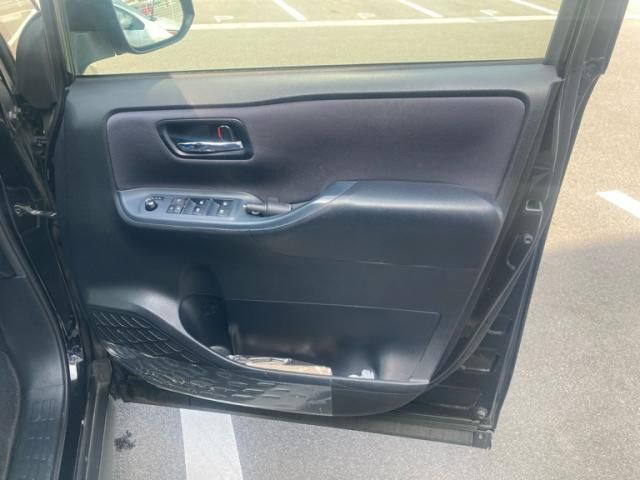 TOYOTA VOXY 4WD 2017 Image 31