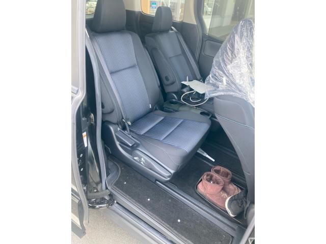 TOYOTA VOXY 4WD 2017 Image 31