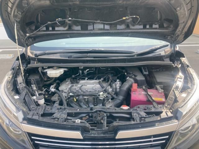 TOYOTA VOXY 4WD 2017 Image 31