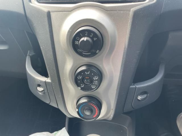 TOYOTA VITZ 2010 Image 31