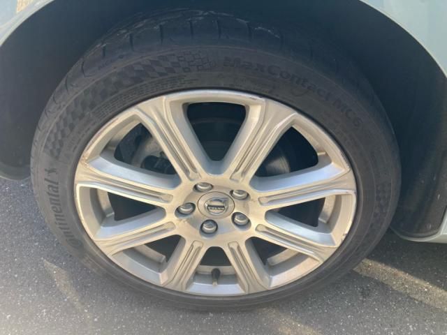 VOLVO V40 2017 Image 31