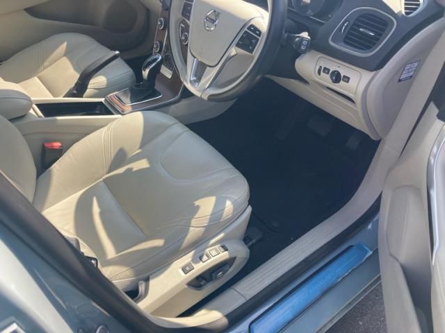 VOLVO V40 2017 Image 31