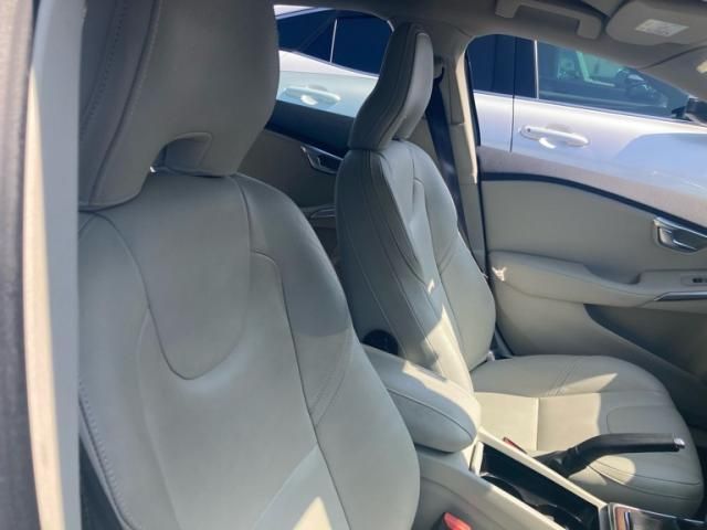 VOLVO V40 2017 Image 31