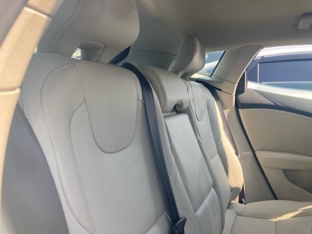 VOLVO V40 2017 Image 31