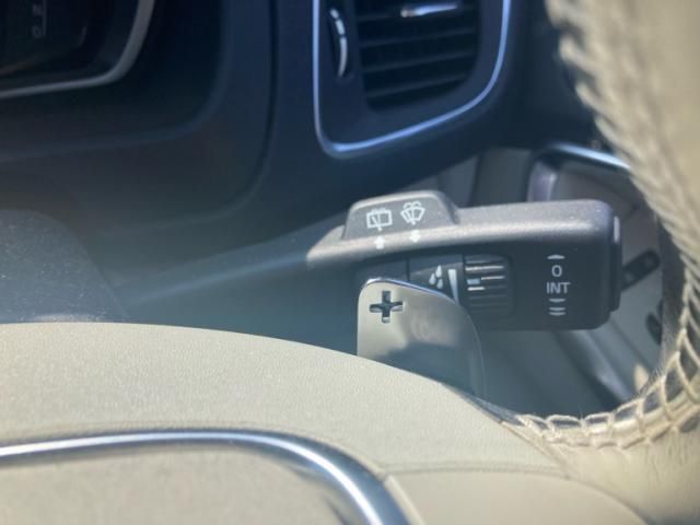 VOLVO V40 2017 Image 31