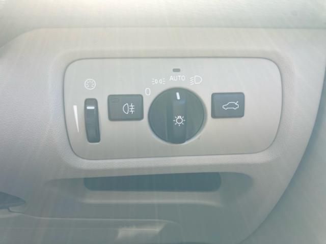 VOLVO V40 2017 Image 31