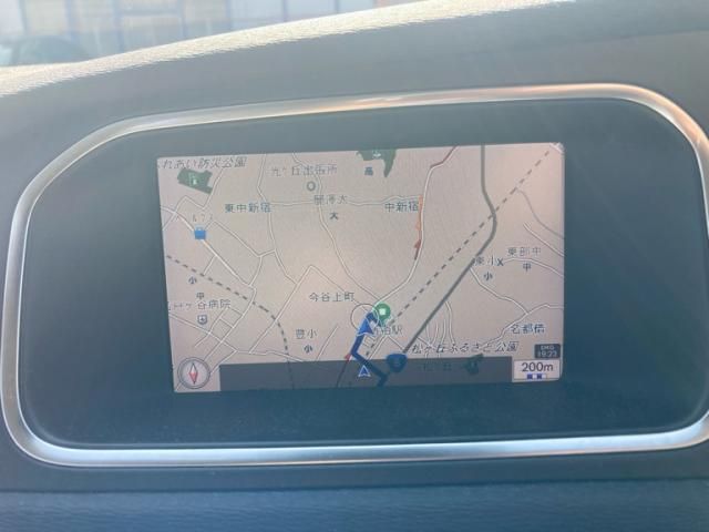 VOLVO V40 2017 Image 31