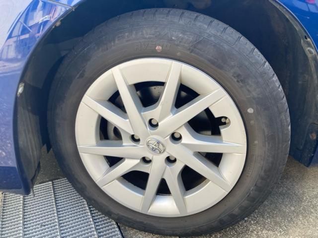 TOYOTA PRIUS ALPHA 2013 Image 31