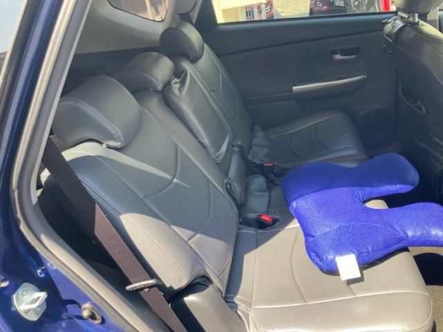 TOYOTA PRIUS ALPHA 2013 Image 31