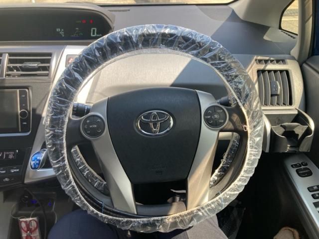 TOYOTA PRIUS ALPHA 2013 Image 31