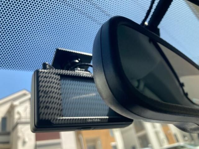 TOYOTA PRIUS ALPHA 2013 Image 31