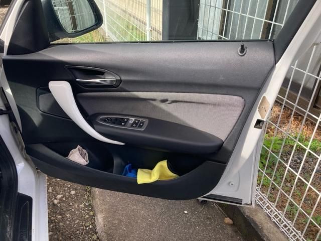 BMW 1SERIES 2012 Image 31