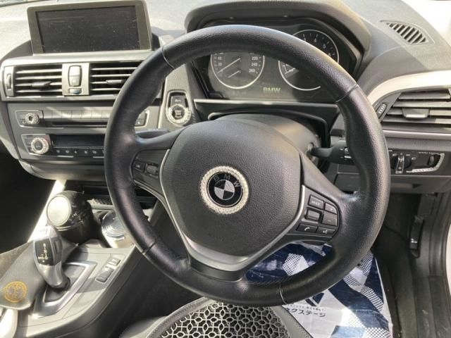 BMW 1SERIES 2012 Image 31