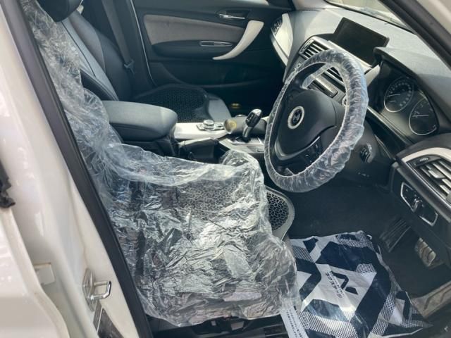 BMW 1SERIES 2012 Image 31