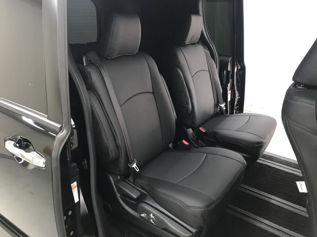 TOYOTA VOXY 2019 Image 31