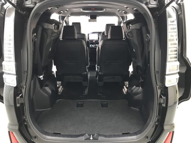 TOYOTA VOXY 2019 Image 31