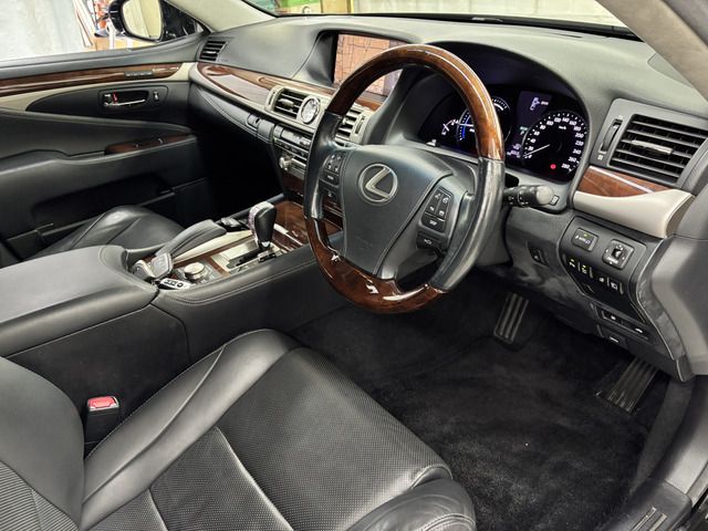 TOYOTA LEXUS LS600HL 2013 Image 31