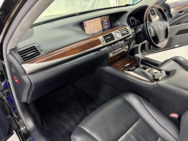 TOYOTA LEXUS LS600HL 2013 Image 31