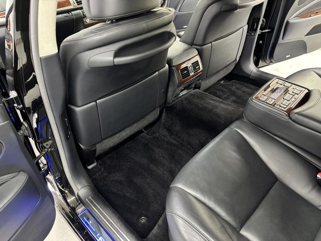 TOYOTA LEXUS LS600HL 2013 Image 31