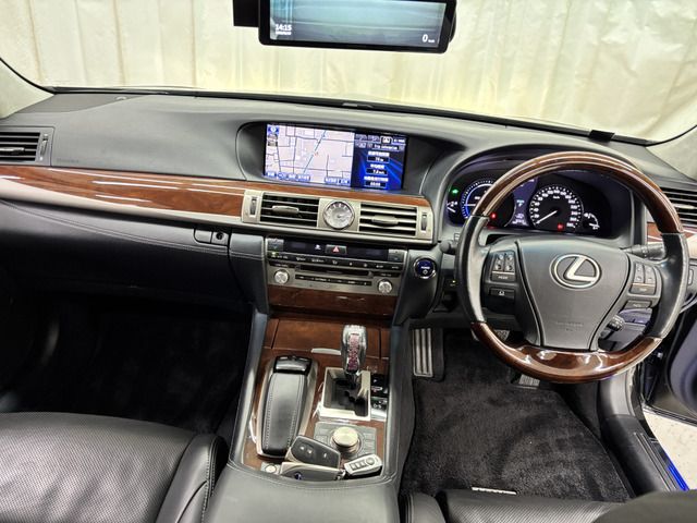 TOYOTA LEXUS LS600HL 2013 Image 31