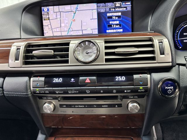 TOYOTA LEXUS LS600HL 2013 Image 31