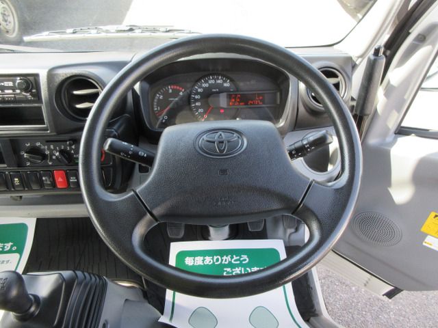 TOYOTA DYNA 2017 Image 31