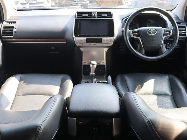 TOYOTA LANDCRUISER PRADO 2020 Image 31