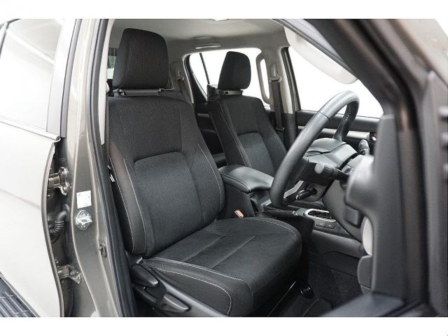 TOYOTA HILUX 4WD 2021 Image 31