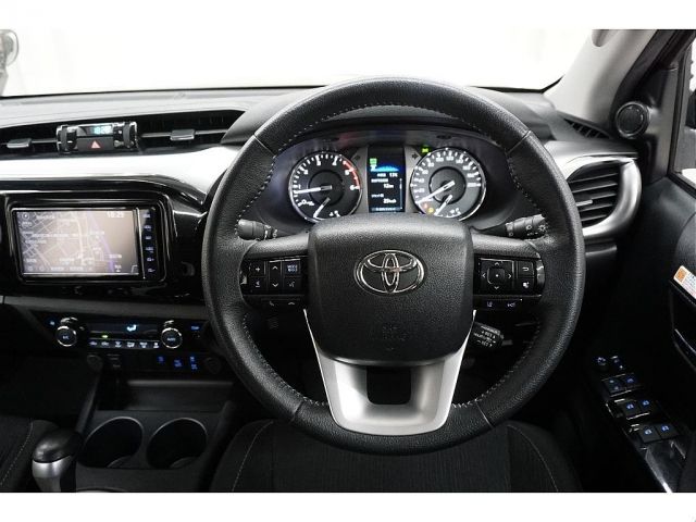 TOYOTA HILUX 4WD 2021 Image 31