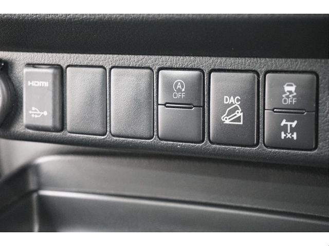TOYOTA HILUX 4WD 2021 Image 31