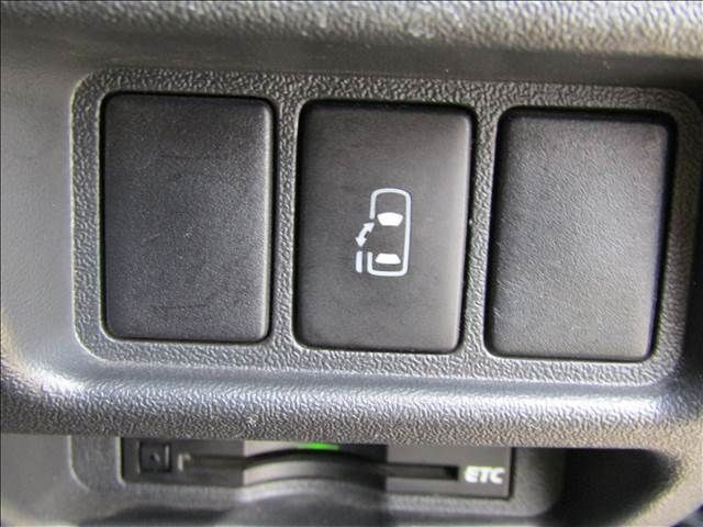 TOYOTA HIACE WAGON 2015 Image 31