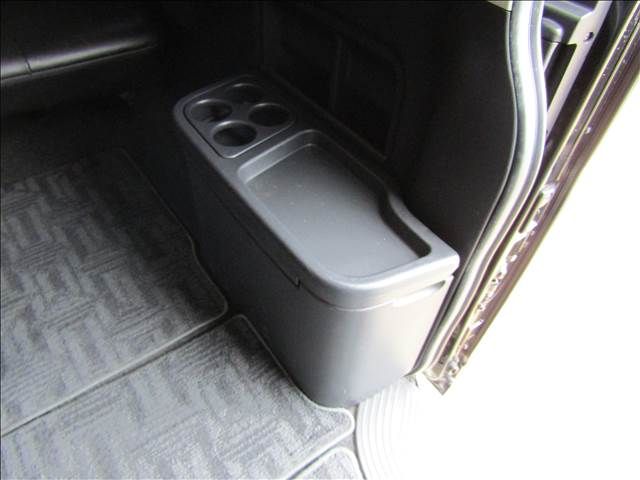 TOYOTA HIACE WAGON 2015 Image 31