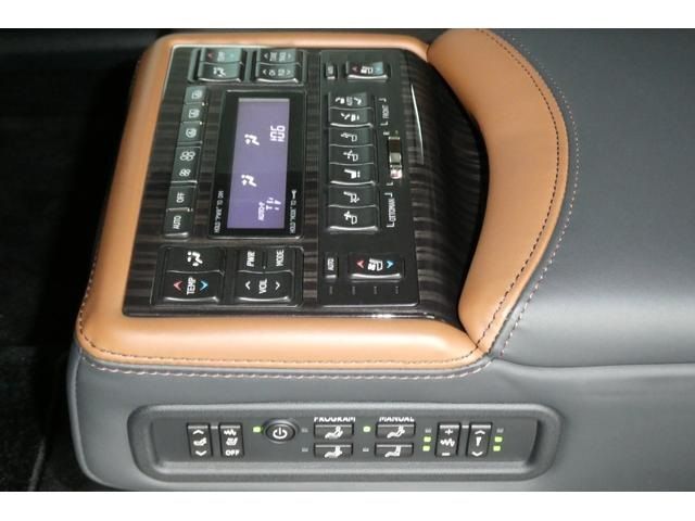 TOYOTA LEXUS LS600HL 2017 Image 31