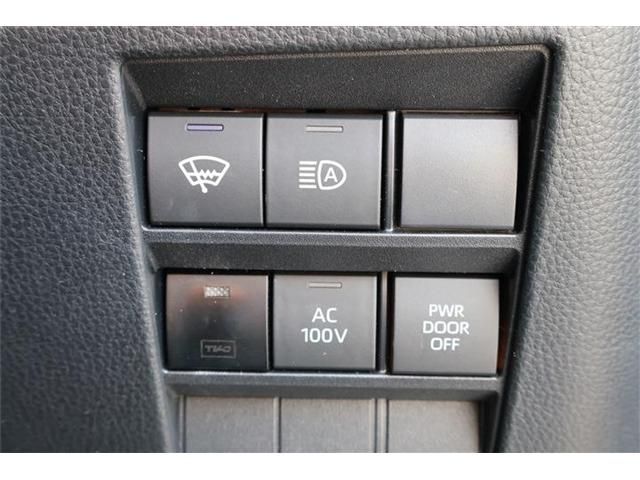 TOYOTA VOXY HYBRID 4WD 2023 Image 31