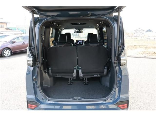 TOYOTA VOXY HYBRID 4WD 2023 Image 31