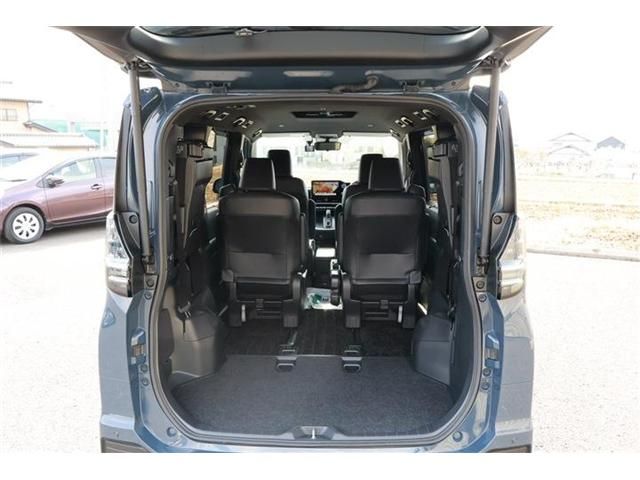 TOYOTA VOXY HYBRID 4WD 2023 Image 31