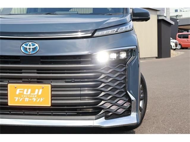 TOYOTA VOXY HYBRID 4WD 2023 Image 31