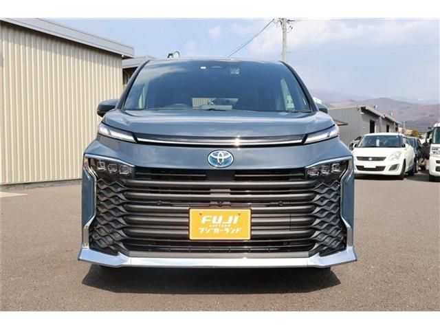 TOYOTA VOXY HYBRID 4WD 2023 Image 31