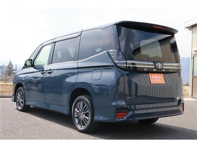 TOYOTA VOXY HYBRID 4WD 2023 Image 31