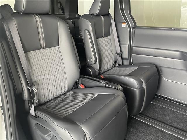 TOYOTA NOAH HYBRID 2026 Image 31